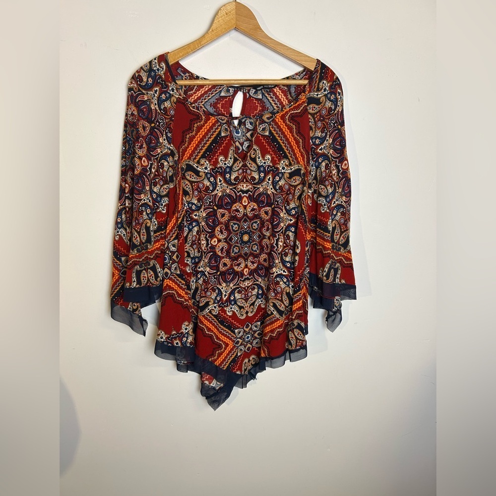 Unique Spectrum Bohemian Paisley Women's Top Blouse Size 1X asymmetrical hem
